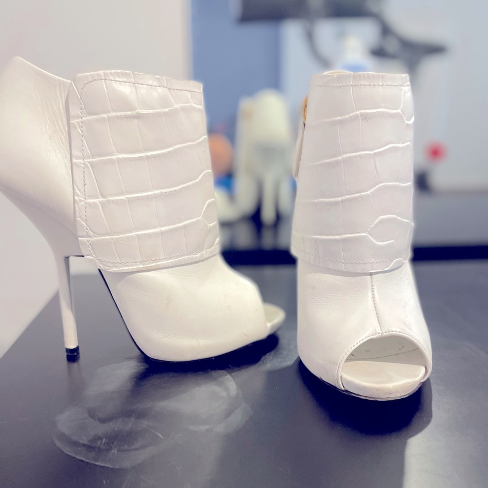 Giuseppe Zanotti Leather Peep-Toe Booties